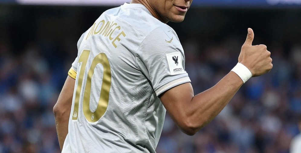 Đường bóng thứ 249 của Dak Prescott và bóng ma treo trên Arlington từ năm 2026