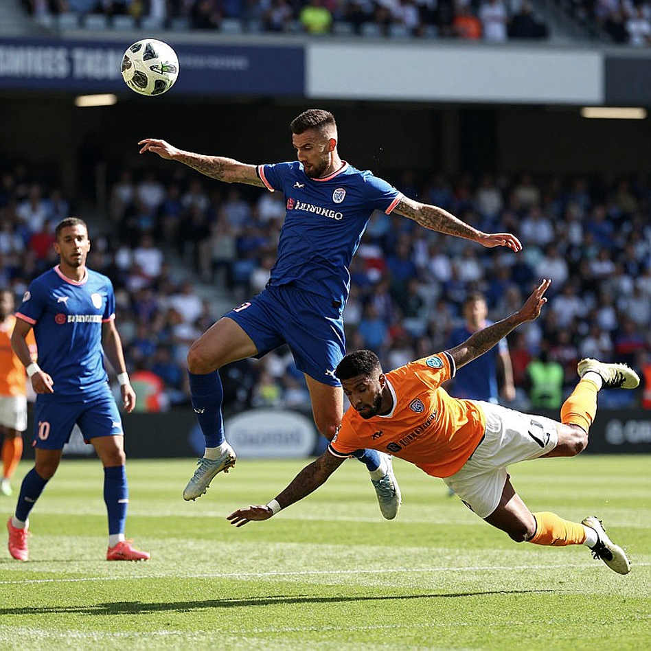 Đồng đô la, vàng và bóng đá: Sợi dây vô hình nối Phố Wall với Premier League