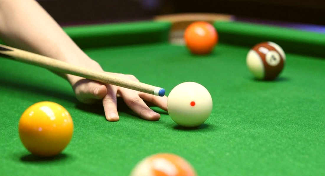 Hai trận quyết định ở Leicester: Crowley, Brown và phần chìm của một vòng loại